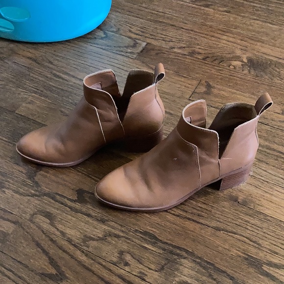 brown ankle booties - Picture 2 of 3